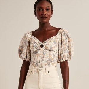 Abercrombie & Fitch Floral Puff-Sleeve Crop Top in Cream and Blue
